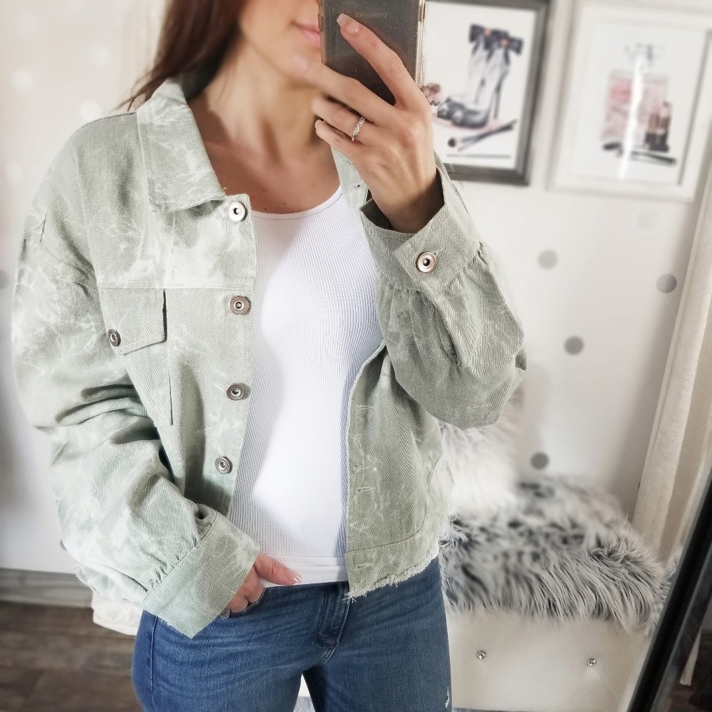 Sage Tie Dye Denim Cropped Jacket Lightweight Fall Button Up Jacket - Picture 6 of 10